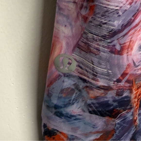 Lululemon Base Pace High-Rise Crop 23" Brushed Nulux
Atmospheric Purple Sz 6 - Picture 4 of 5